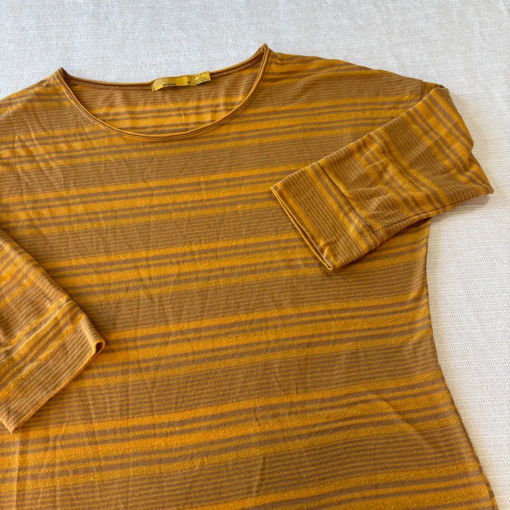 Prana Mustard Yellow Striped 3/4 Sleeve Top Mens Size Medium Crew Neck